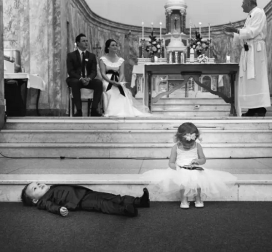 Les photos les plus drôles d'enfants pendant les mariages ! Quotes   