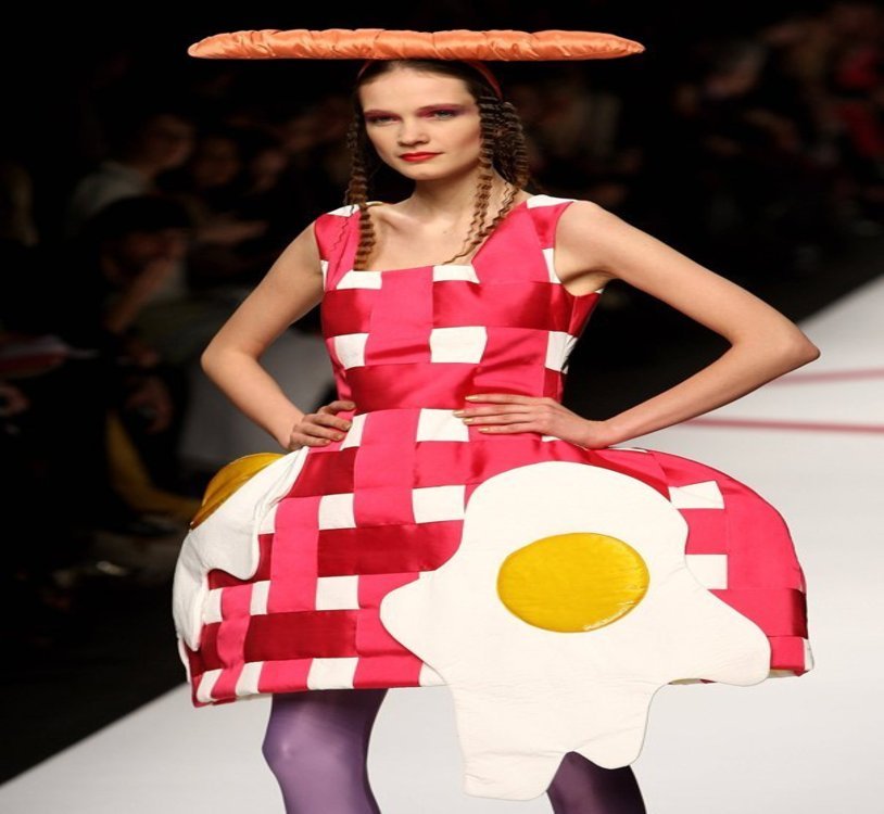Les 10 tenues de défilés de mode les plus bizarres Quotes   