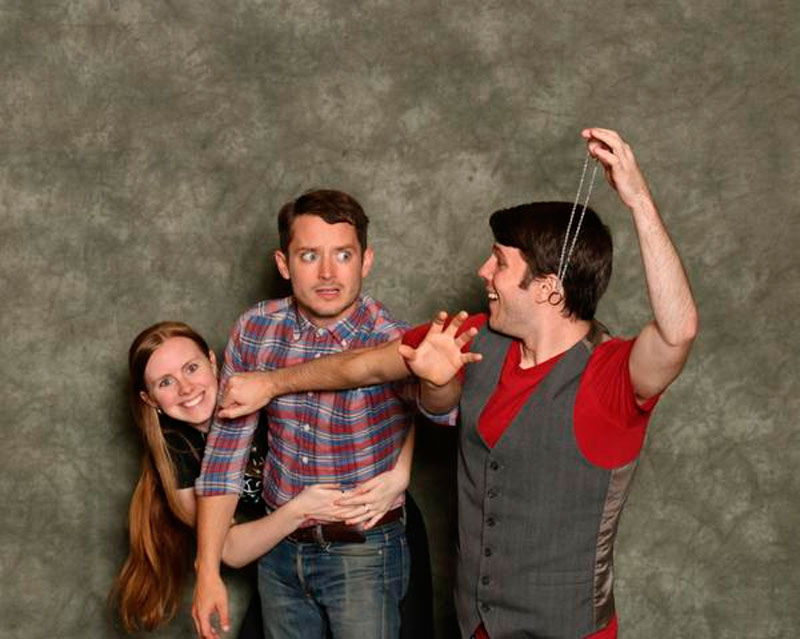 13 photos qui prouvent qu'Elijah Wood est cool avec ses fans ! Quotes   