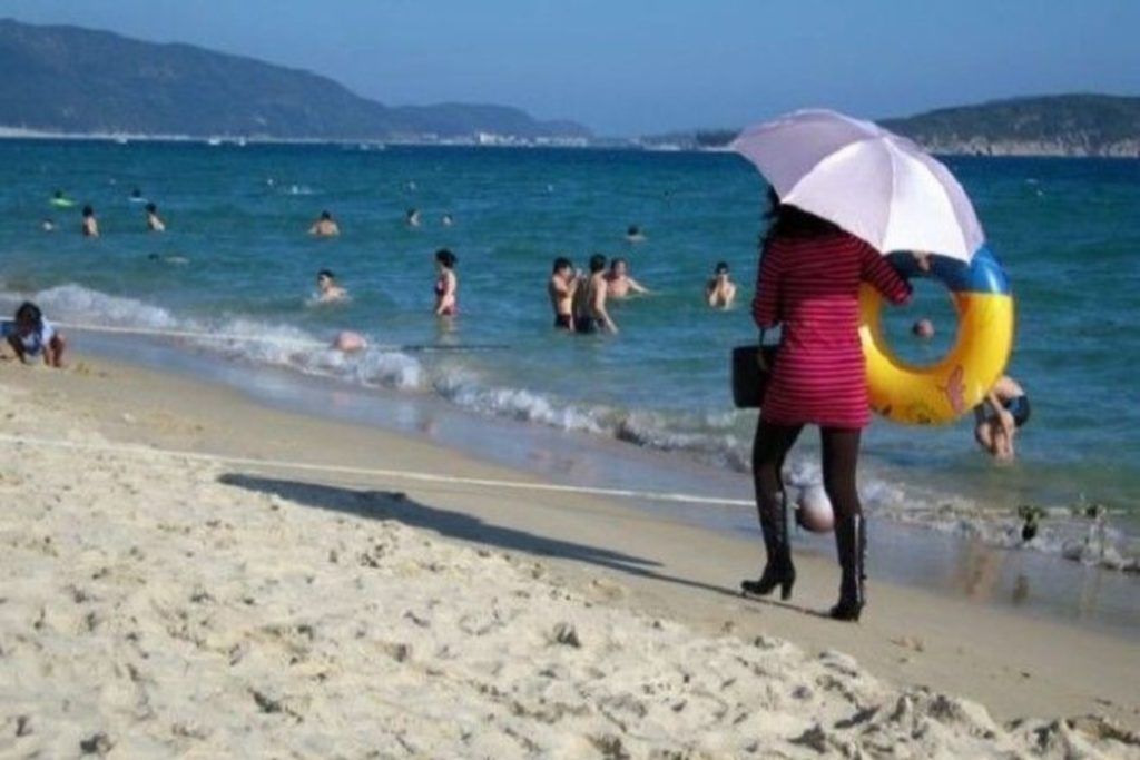 Ces photos embarrassantes à la plage qui ont été prises au bon moment feedisp   