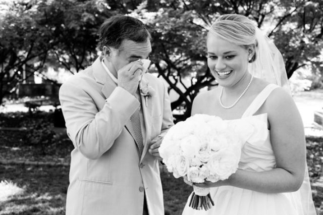18 pères qui voient leur fille en robe de mariée pour la première fois ! Quotes   