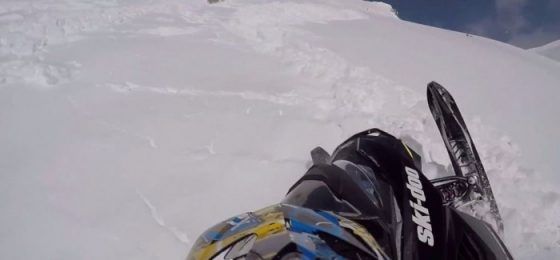 Impressionnant : Un homme déclenche une avalanche en motoneige et se fait happer Quotes   