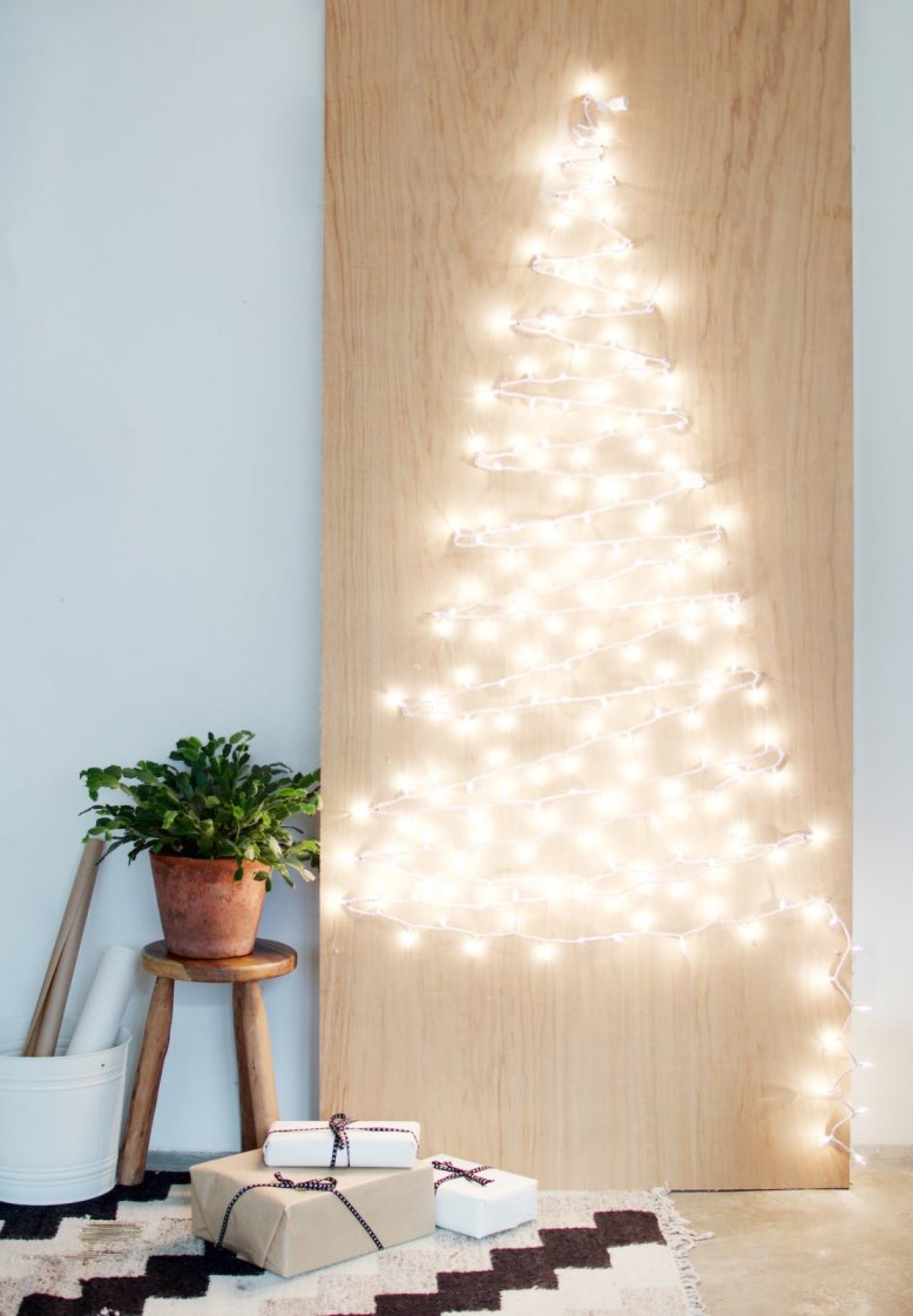 Check out these 16 creative ways to brighten up your home with fairy lights! Astuces DIY Design   