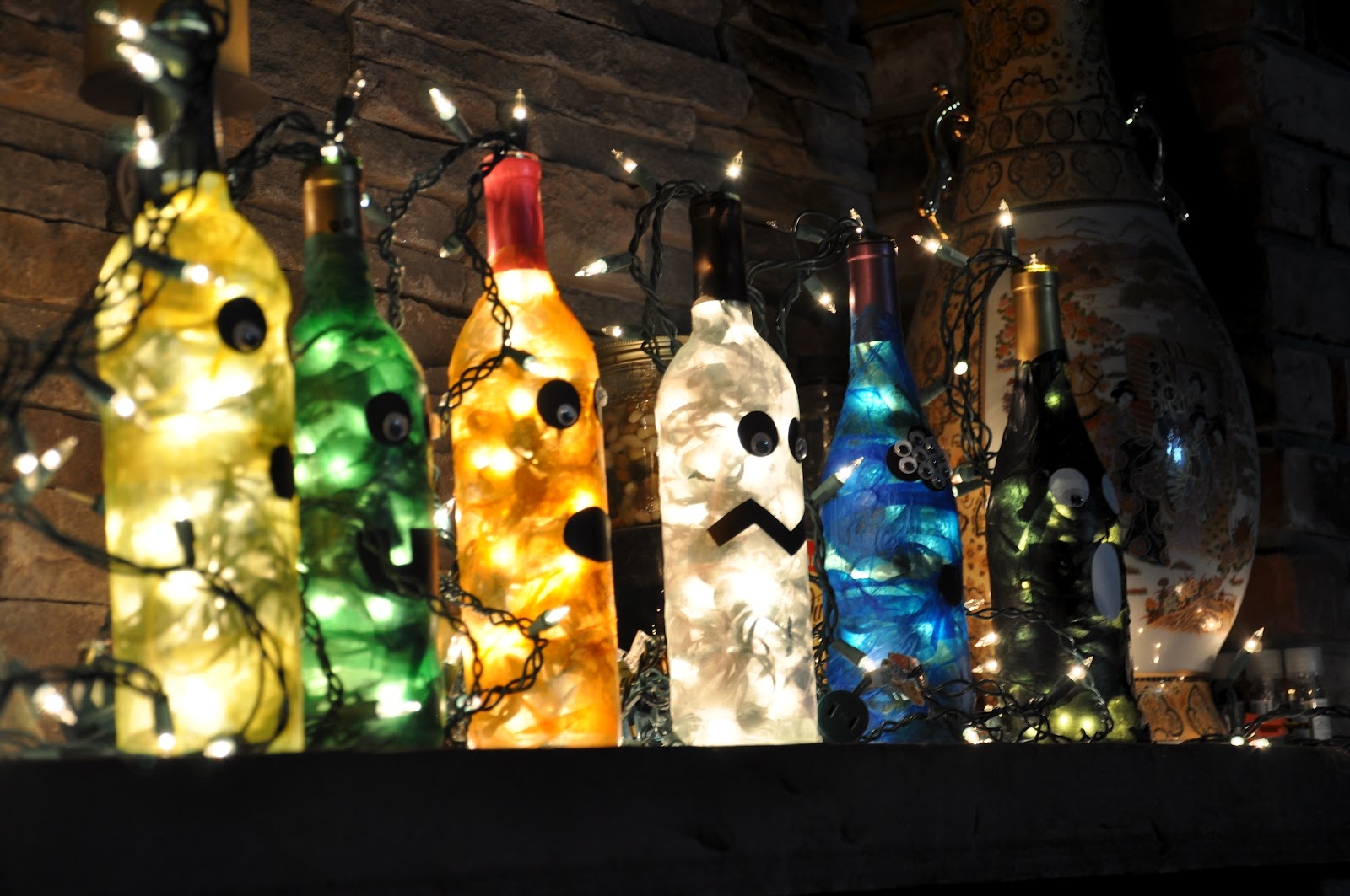 22 stunning things you can do with your wine bottles when the drink is gone! DIY Tricks Food & Drink Reuse & Recycle   