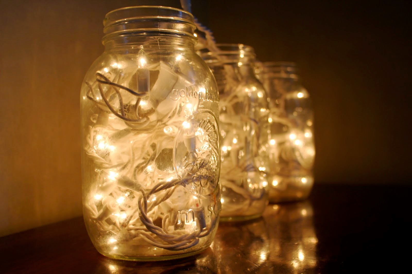 Check out these 16 creative ways to brighten up your home with fairy lights! Design   