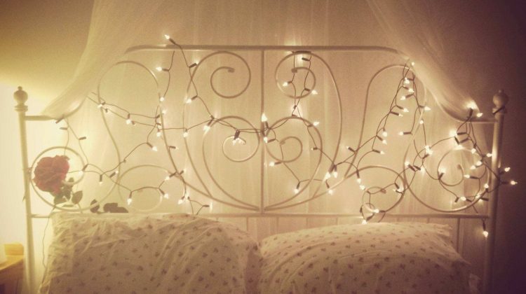 Check out these 16 creative ways to brighten up your home with fairy lights! Astuces DIY Design   